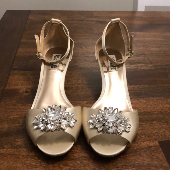 Badgley Mischka Ivory wedding shoes - Picture 1 of 6